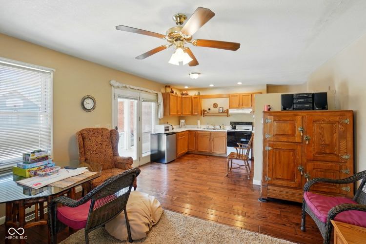 Listing Image 22