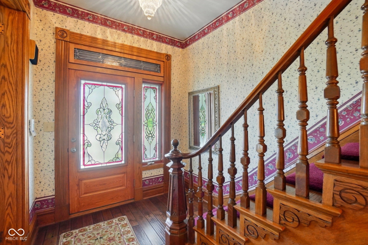 Listing Image 5