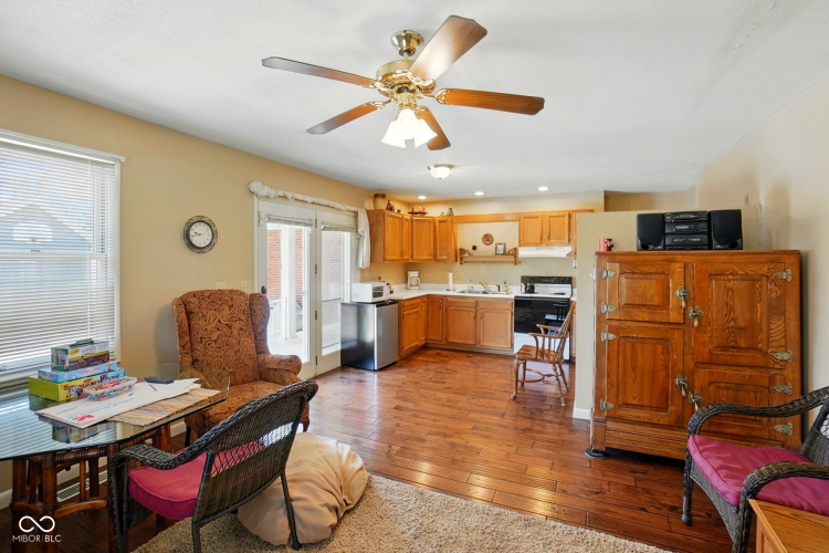 Listing Image 59
