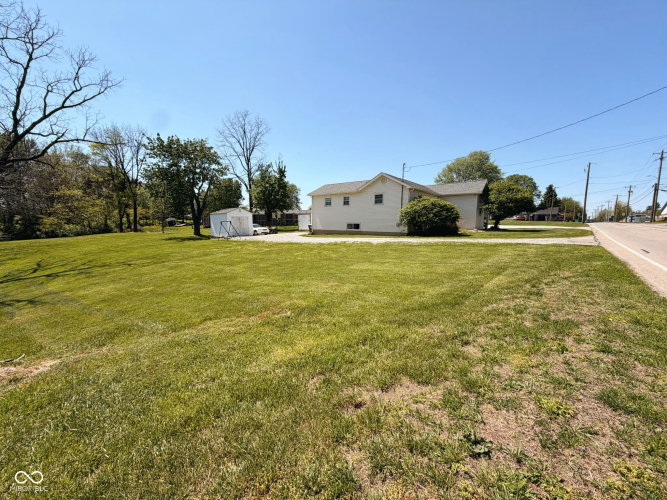 Listing Image 4