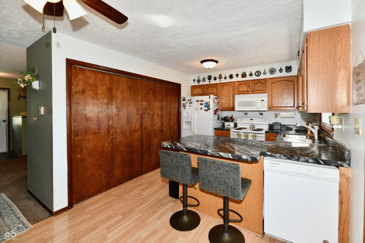 Listing Image 25