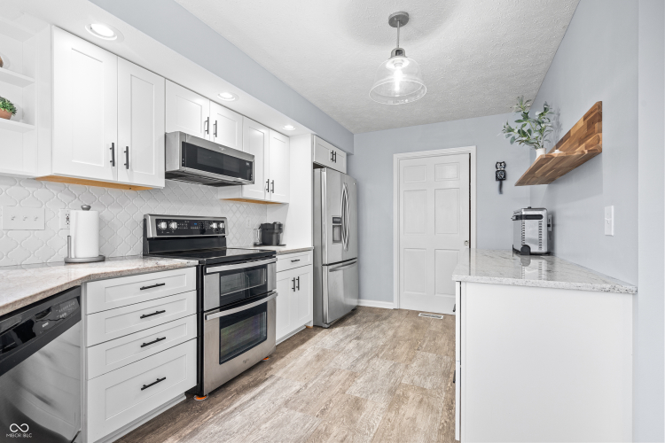 Listing Image 14