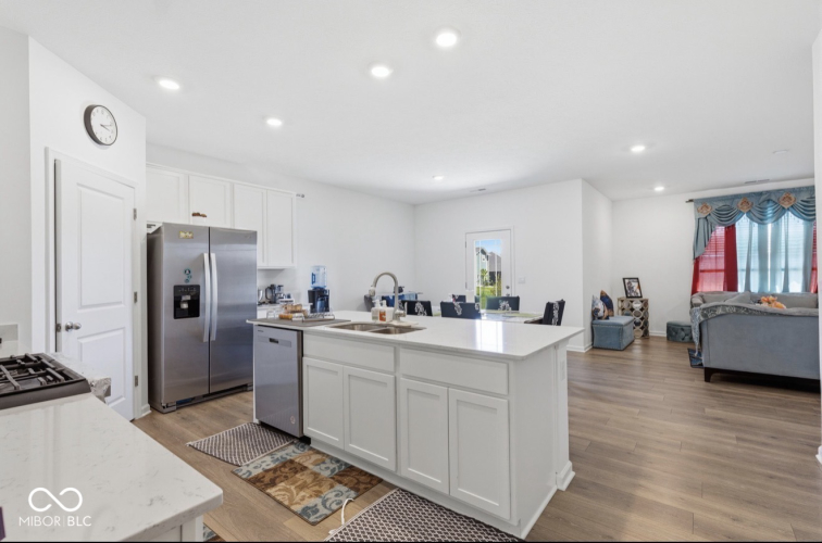Listing Image 21