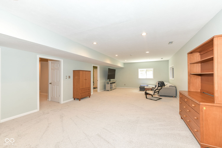 Listing Image 44