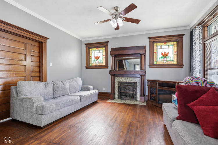 Listing Image 5