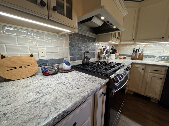 Listing Image 20