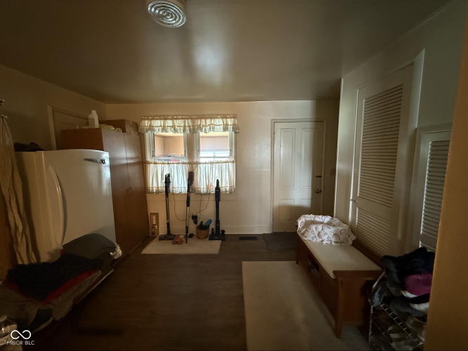 Listing Image 86