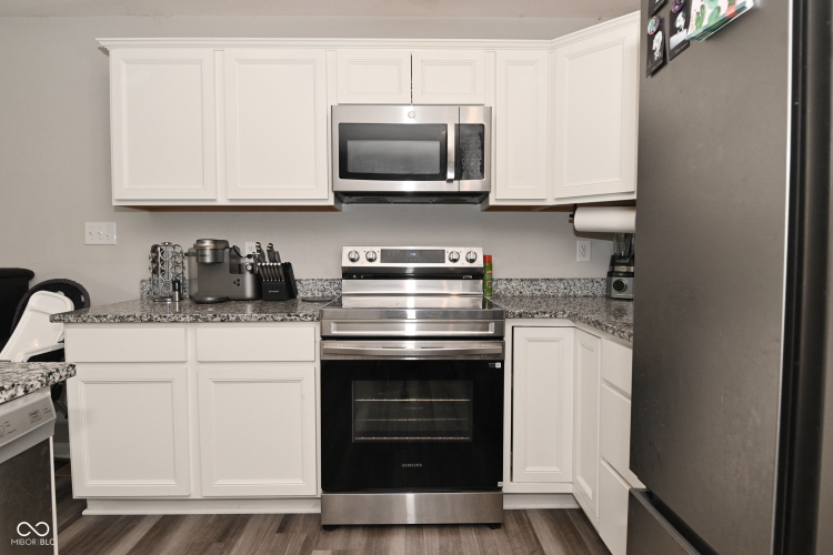 Listing Image 20