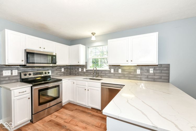 Listing Image 15