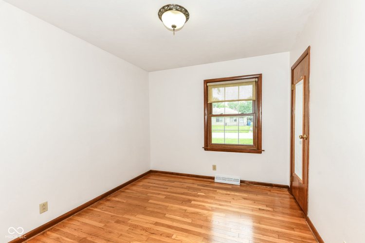 Listing Image 22