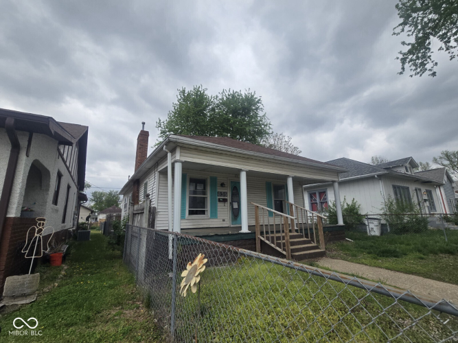 Listing Image 4