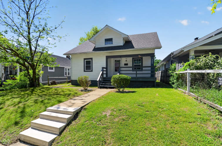 Listing Image 4