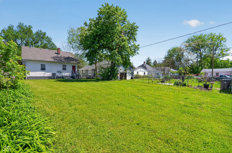 Listing Image 6