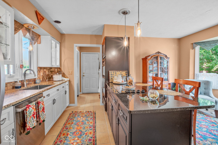 Listing Image 13