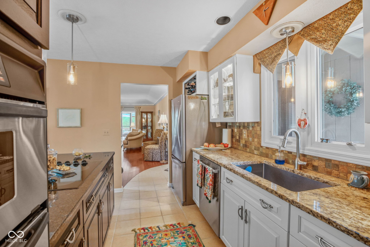Listing Image 15