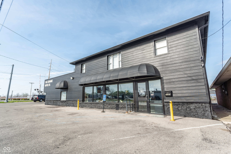 Listing Image 3