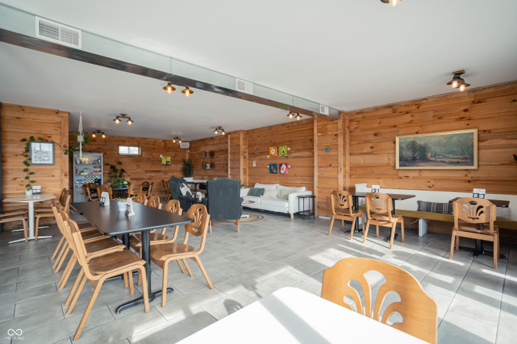 Listing Image 10