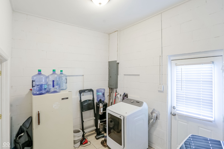 Listing Image 15