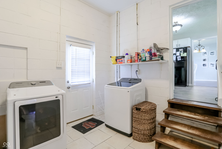 Listing Image 16