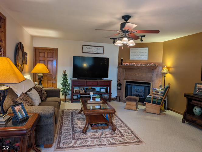 Listing Image 5