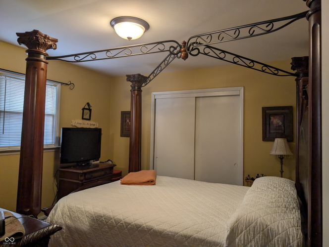 Listing Image 9