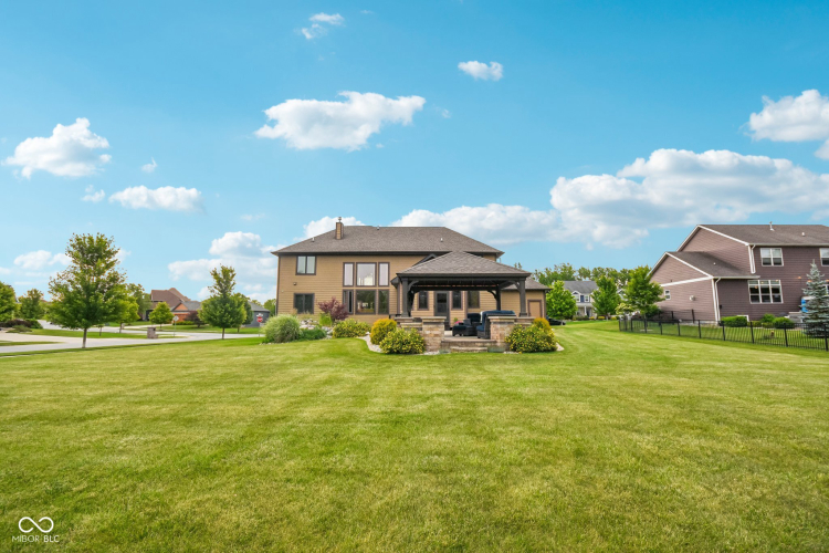 Listing Image 82