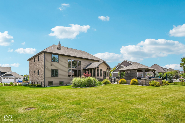 Listing Image 83