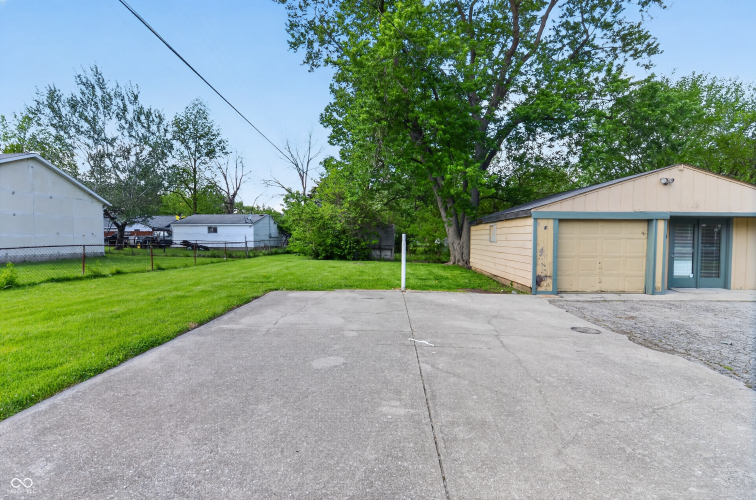 Listing Image 5