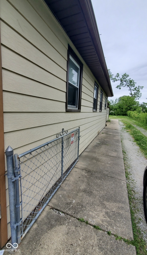 Listing Image 25
