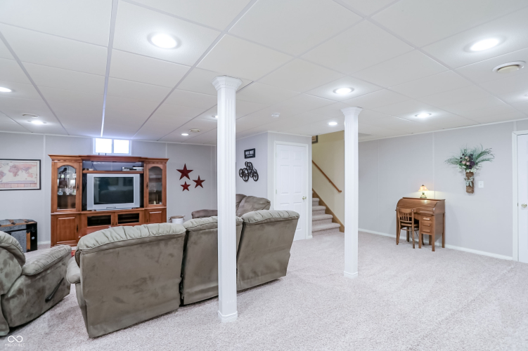 Listing Image 53