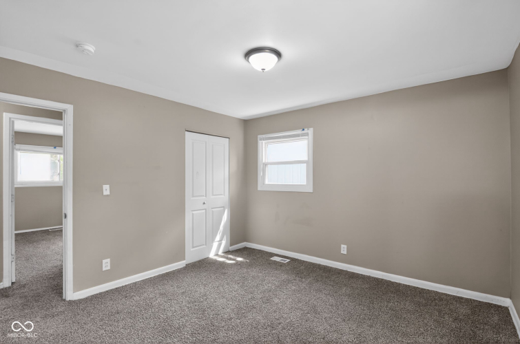 Listing Image 33