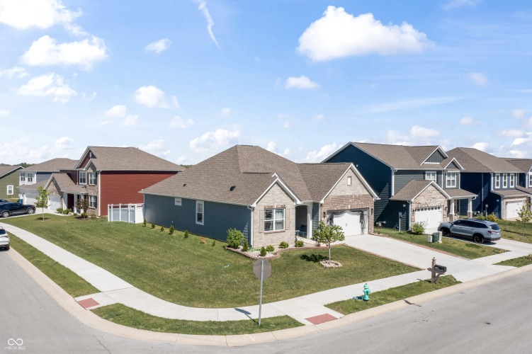 Listing Image 19