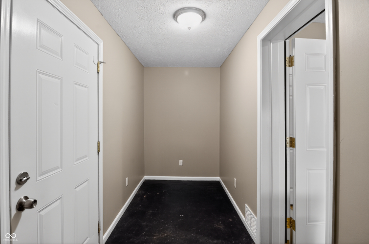 Listing Image 24