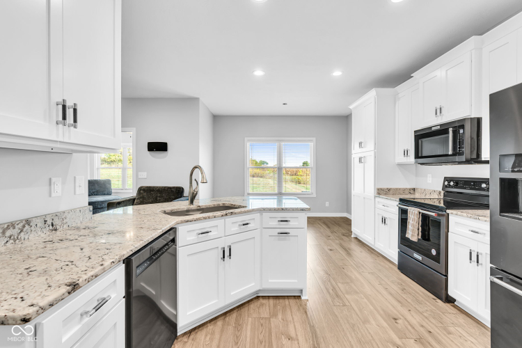 Listing Image 19