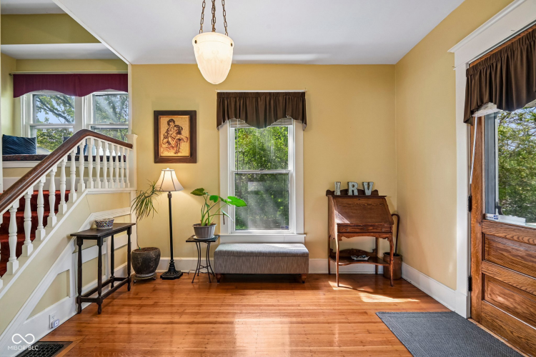 Listing Image 12