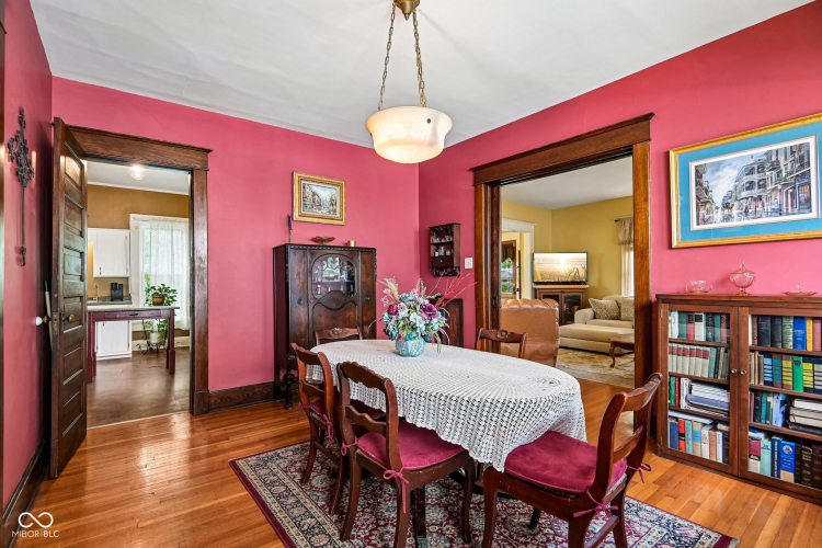 Listing Image 9