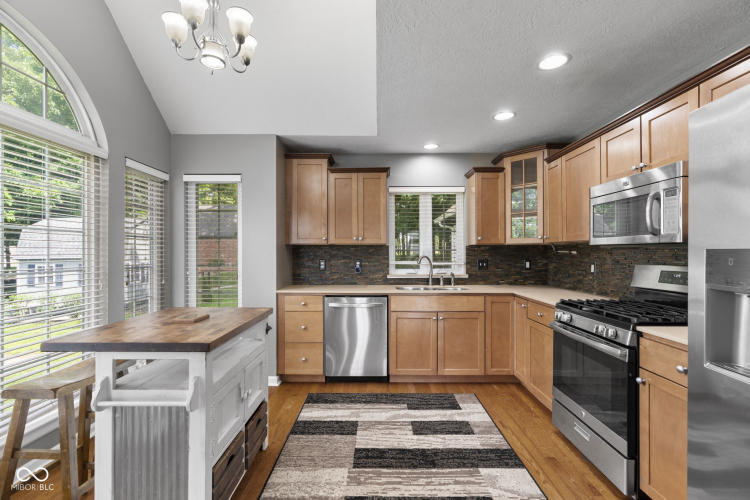 Listing Image 13