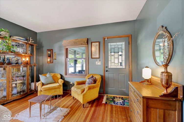 Listing Image 7