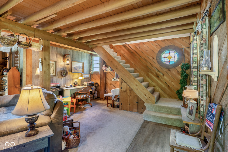 Listing Image 19