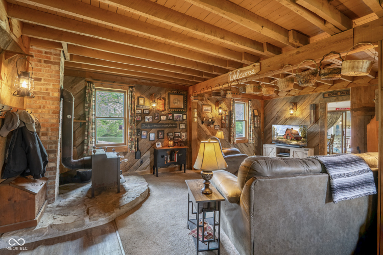 Listing Image 9