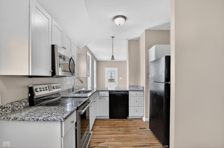 Listing Image 16