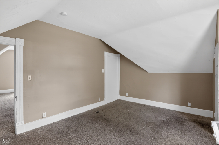 Listing Image 30