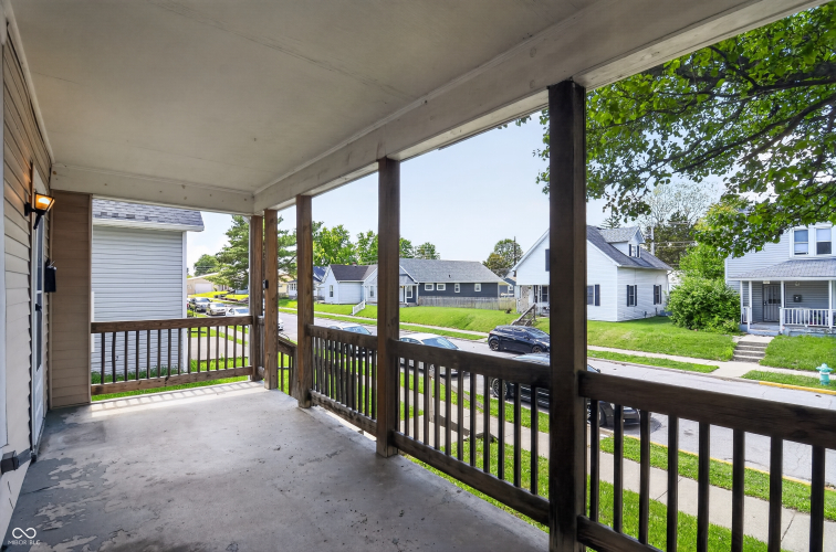 Listing Image 4