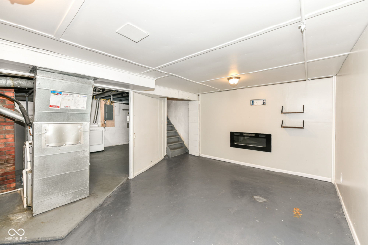 Listing Image 38