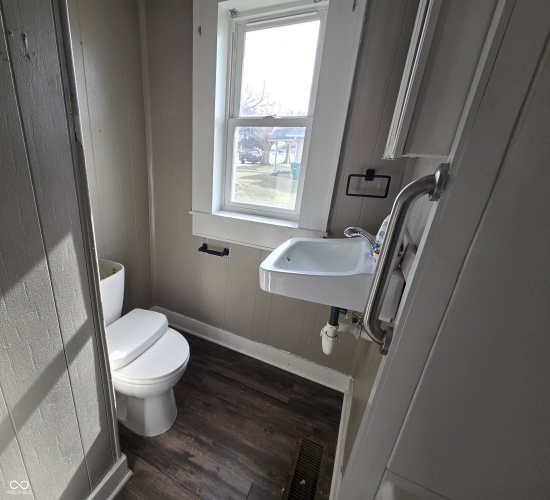 Listing Image 9