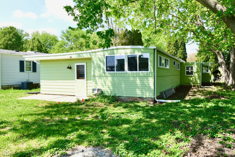 Listing Image 8