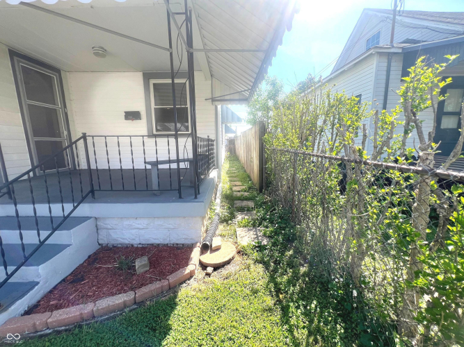 Listing Image 3