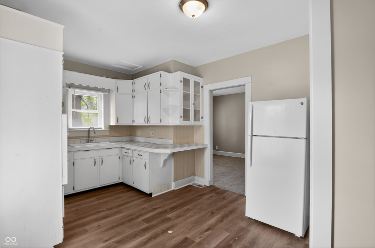 Listing Image 14