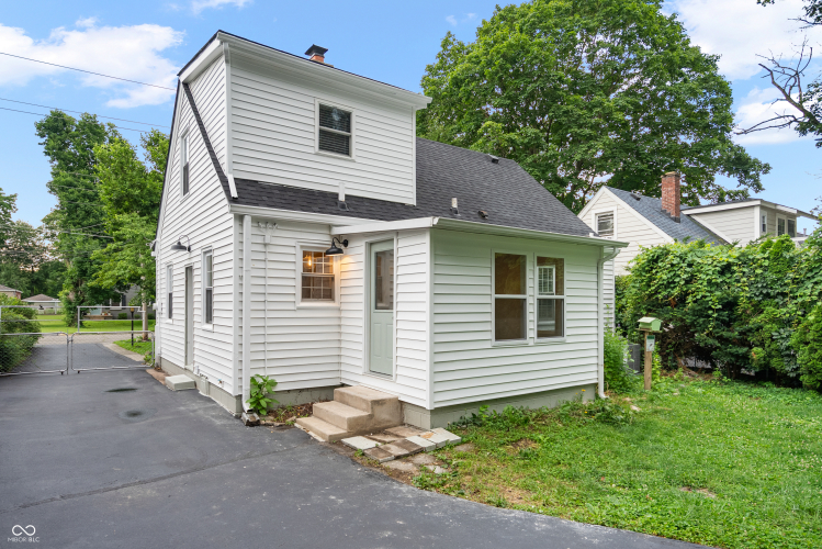 Listing Image 32
