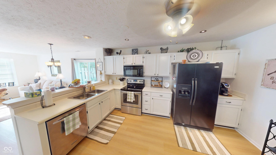 Listing Image 16